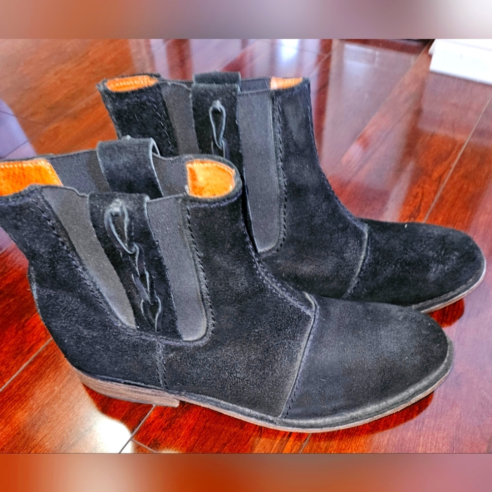 Bedstu Suede Chukka Boots